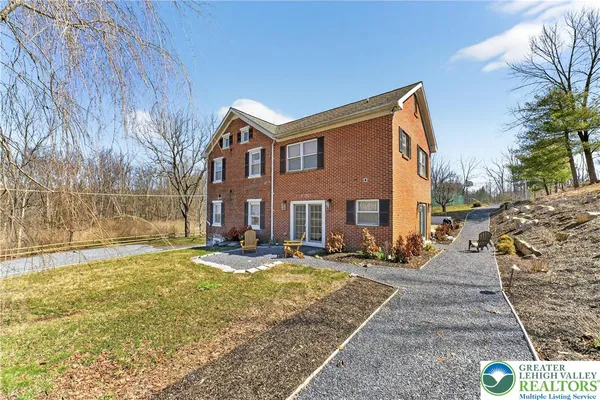 $629,888 | 4238 Best Station Road, Slatington, PA 18080