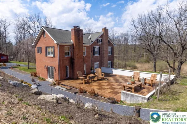$629,888 | 4238 Best Station Road, Slatington, PA 18080