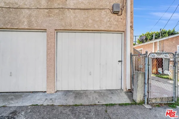 $1,795 | 820 South Grevillea Avenue, Unit B, Inglewood, CA 90301