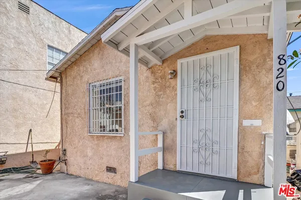 $1,795 | 820 South Grevillea Avenue, Unit B, Inglewood, CA 90301