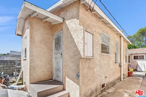$1,795 | 820 South Grevillea Avenue, Unit B, Inglewood, CA 90301