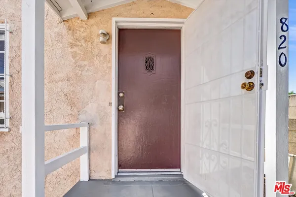 $1,795 | 820 South Grevillea Avenue, Unit B, Inglewood, CA 90301