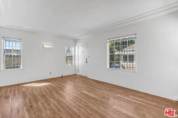 $1,795 | 820 South Grevillea Avenue, Unit B, Inglewood, CA 90301