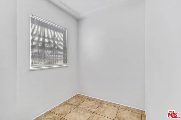 $1,795 | 820 South Grevillea Avenue, Unit B, Inglewood, CA 90301