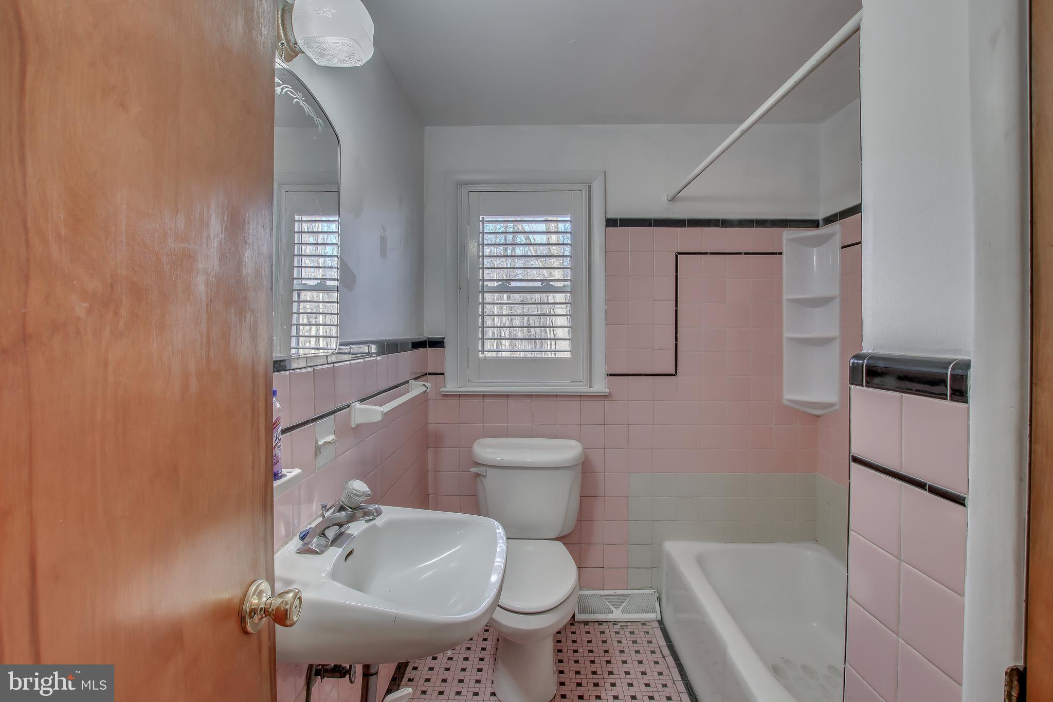 614 Winding Road Horsham, PA 19044 - Photo 13 of 19