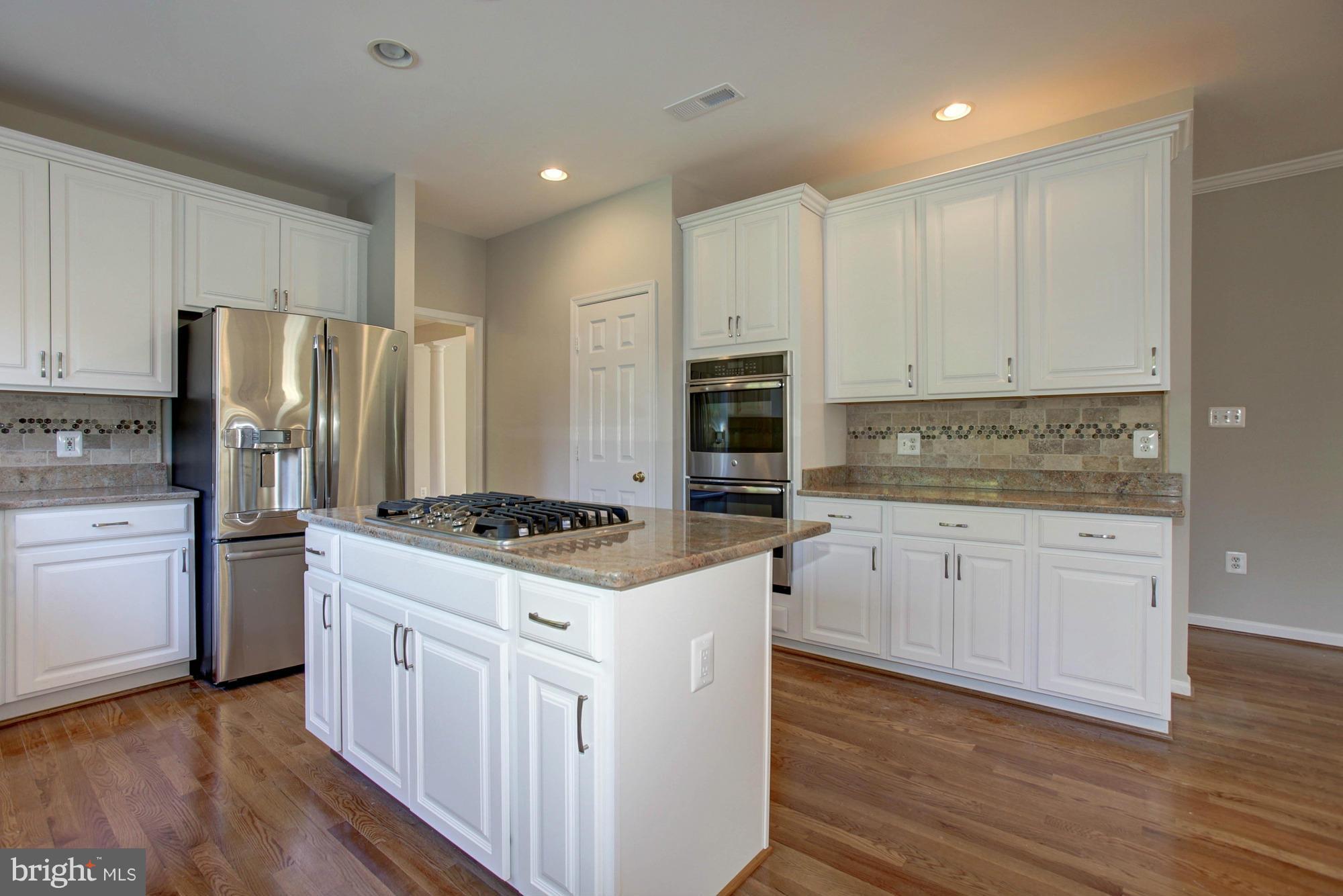 6158 Cobbs Road Alexandria, VA 22310 - Photo 2 of 30 Kitchen 10'5"X11'7"