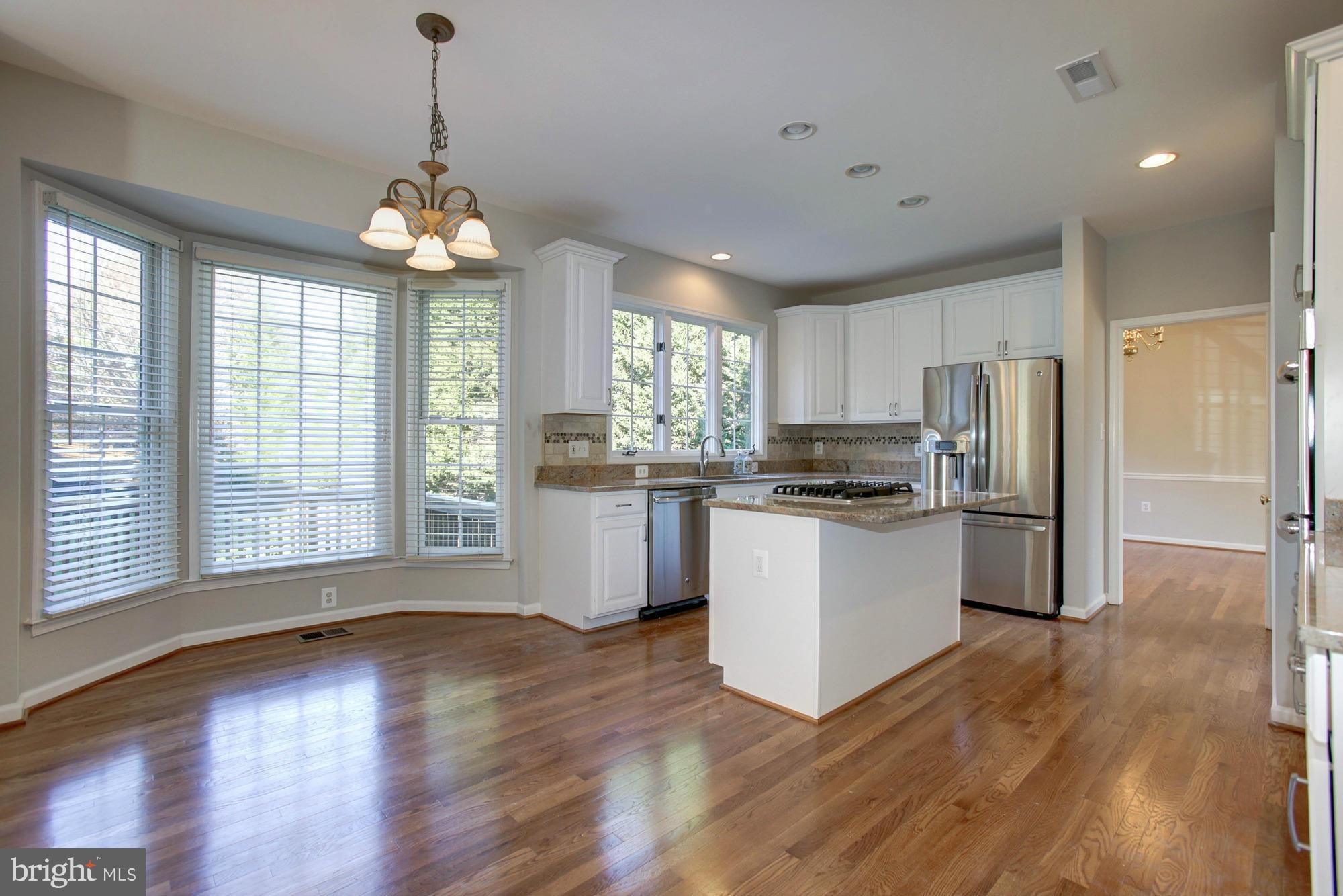 6158 Cobbs Road Alexandria, VA 22310 - Photo 3 of 30 Breakfast nook 8'6"X14'