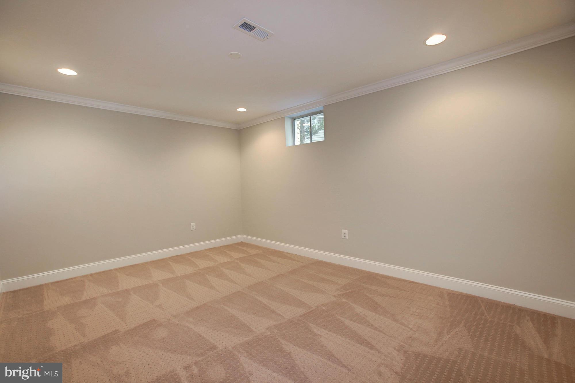 6158 Cobbs Road Alexandria, VA 22310 - Photo 25 of 30 Basement bonus room