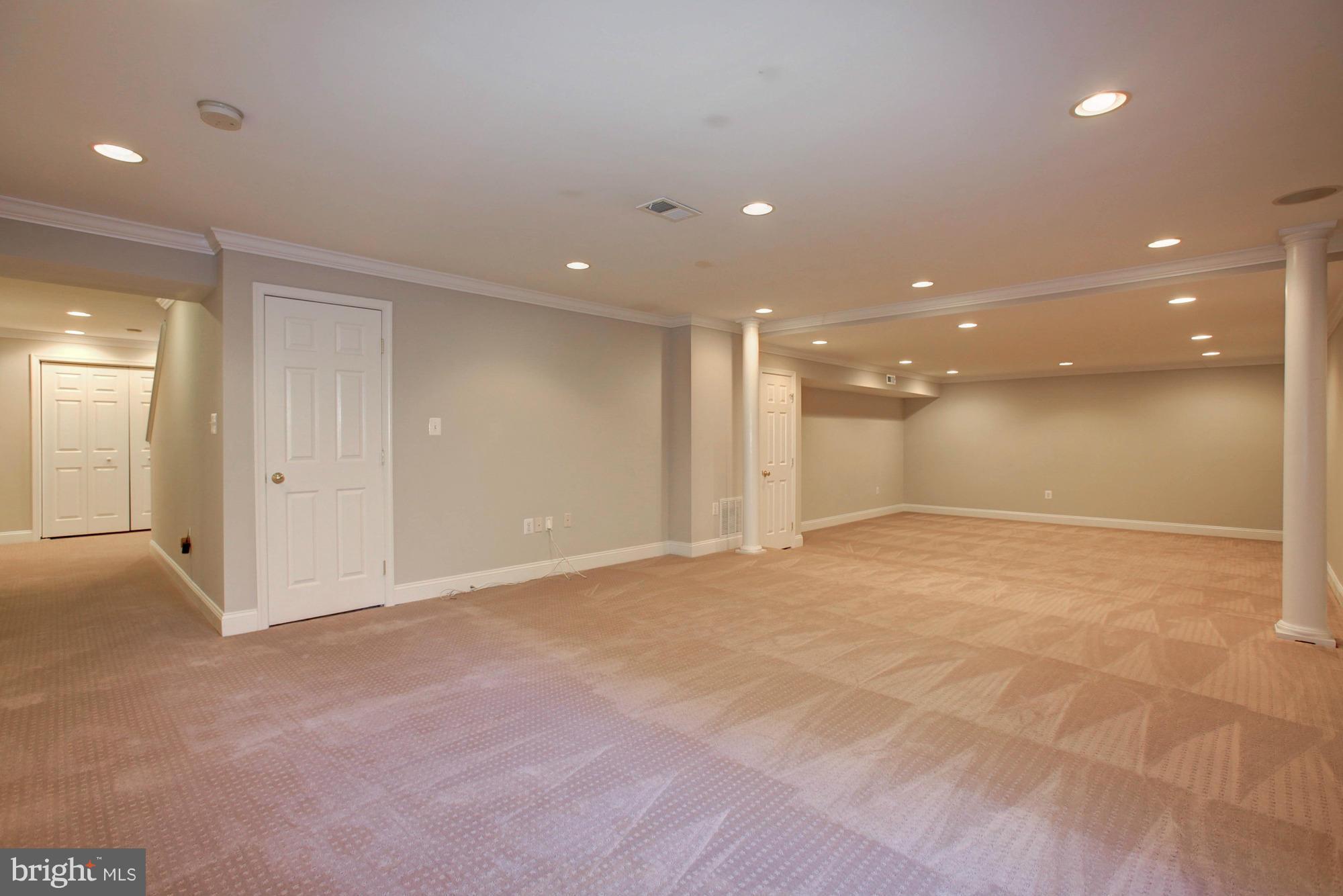 6158 Cobbs Road Alexandria, VA 22310 - Photo 27 of 30 Rec room 37'11"X17'8"