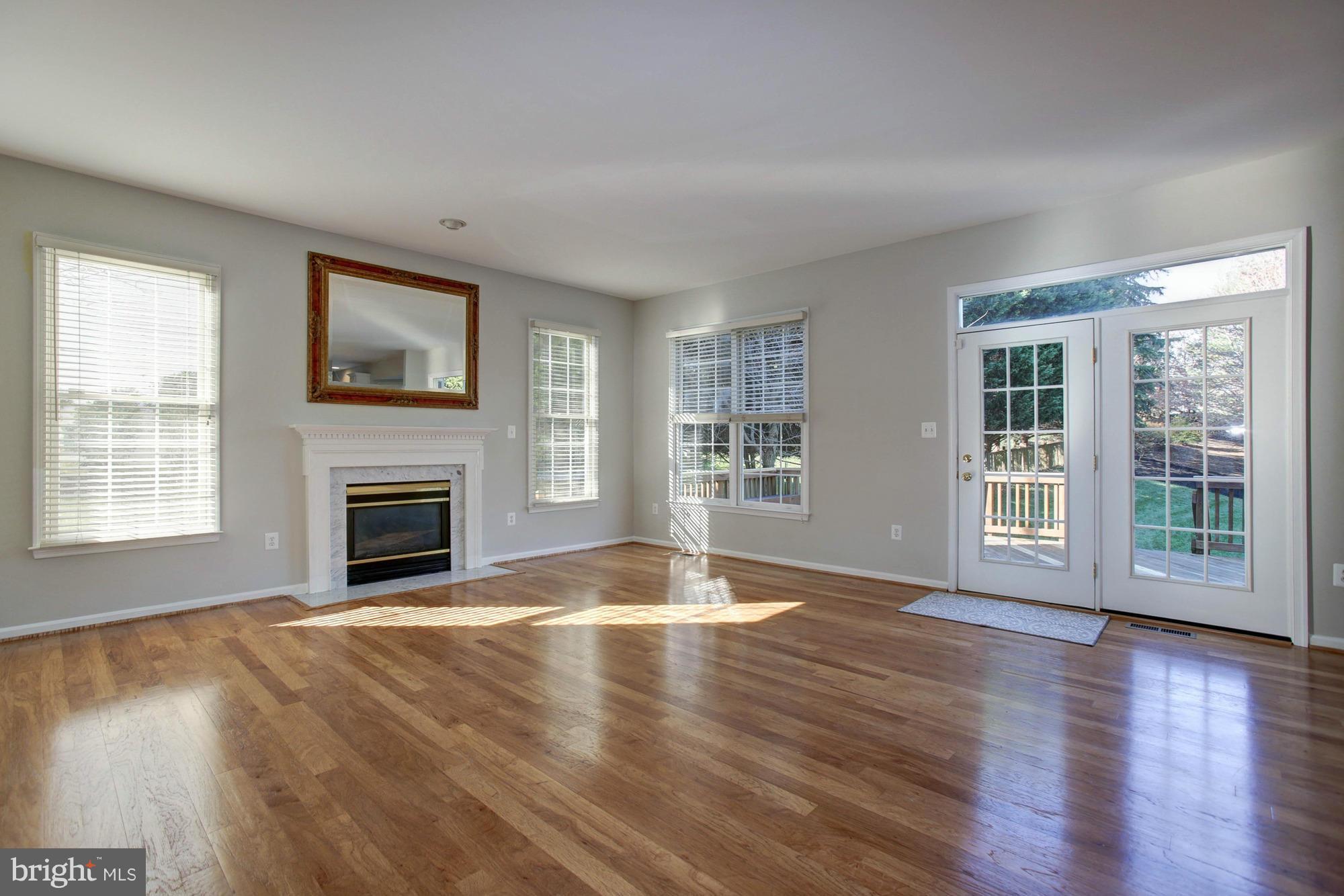 6158 Cobbs Road Alexandria, VA 22310 - Photo 5 of 30 Family Room 19'4"X18'6"