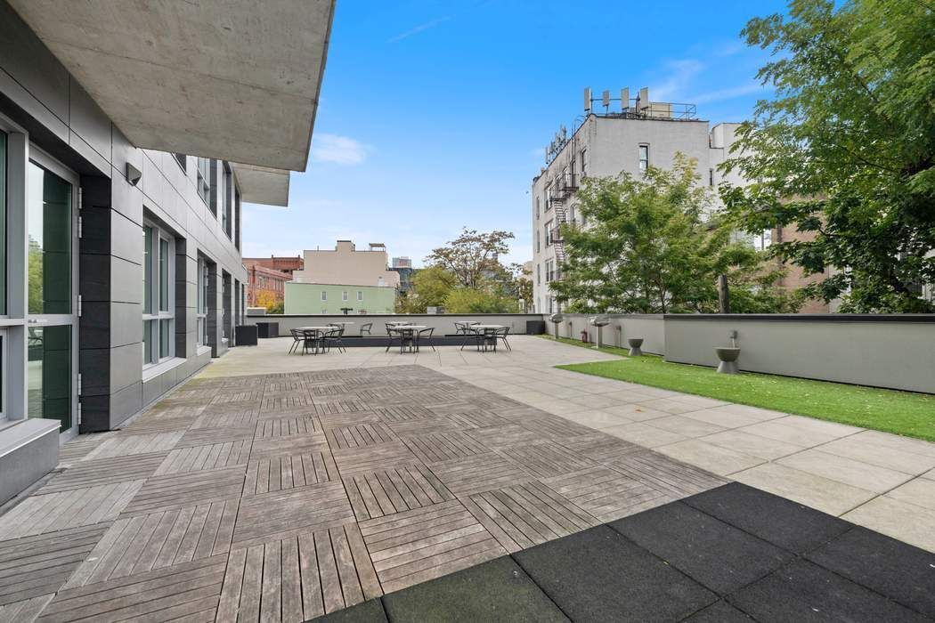 22-43 Jackson Avenue, Unit 8B Queens, NY 11101 - Photo 14 of 19