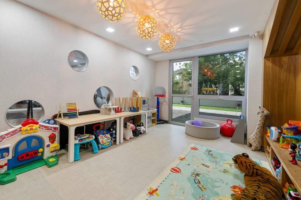 22-43 Jackson Avenue, Unit 8B Queens, NY 11101 - Photo 15 of 19