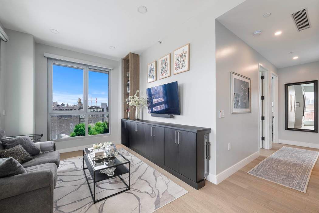 22-43 Jackson Avenue, Unit 8B Queens, NY 11101 - Photo 6 of 19