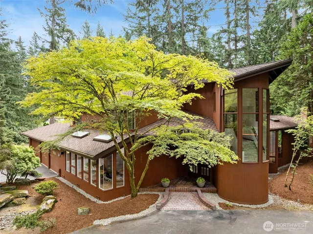 $2,785,000 | 5004 134th Place Northeast, Bellevue, WA 98005