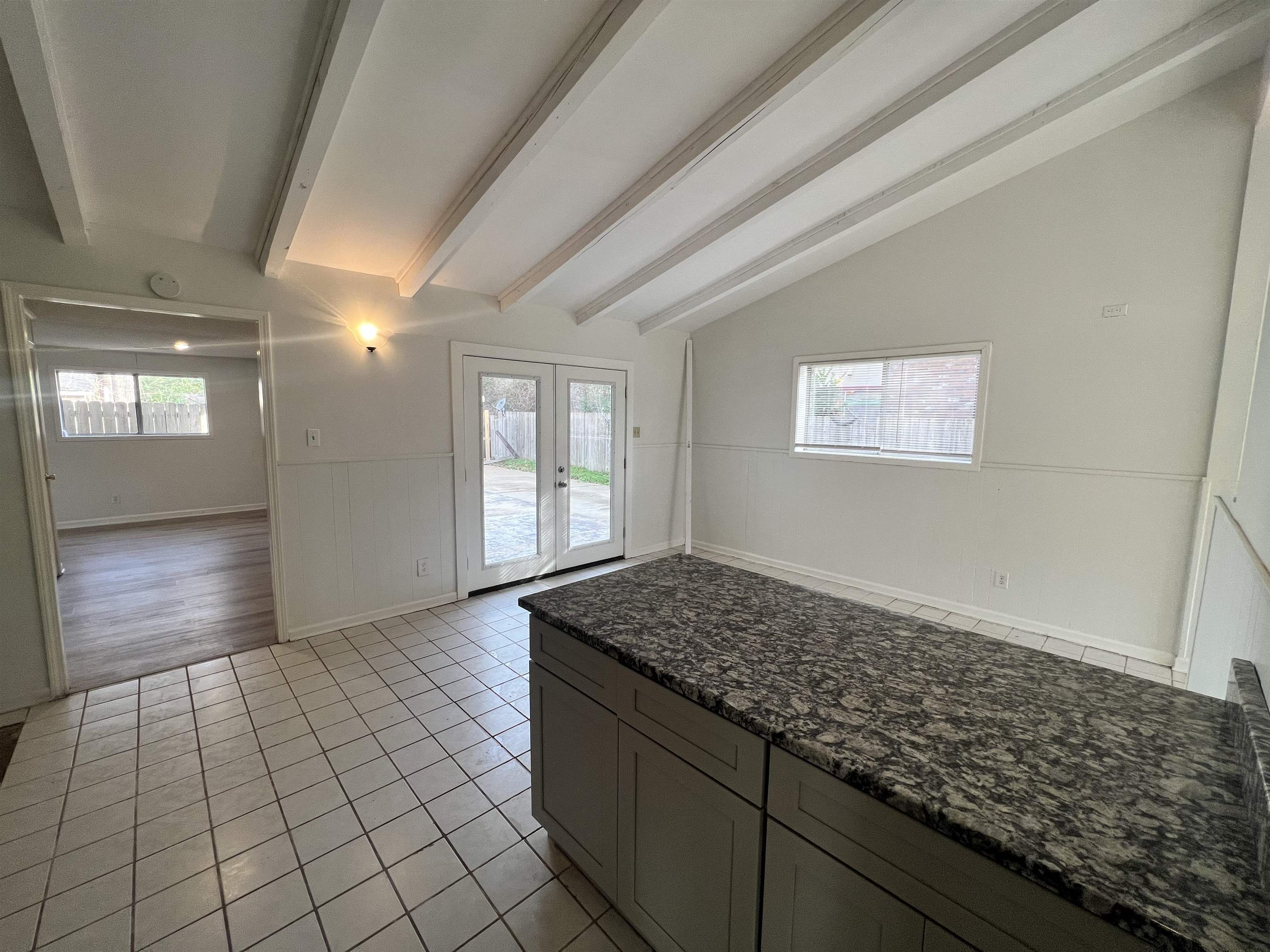 4436 Macon Road Memphis, TN 38122 - Photo 7 of 20 a view of hallway with window