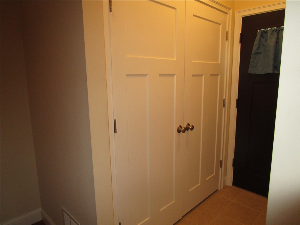 301 West Shore Road, Unit 14 Warwick, RI 02889 - Photo 26 of 34
