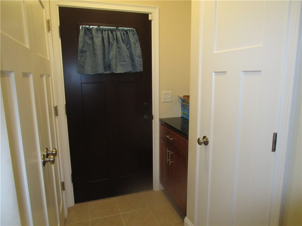 301 West Shore Road, Unit 14 Warwick, RI 02889 - Photo 27 of 34