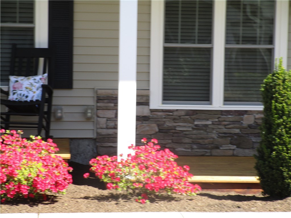 301 West Shore Road, Unit 14 Warwick, RI 02889 - Photo 4 of 34