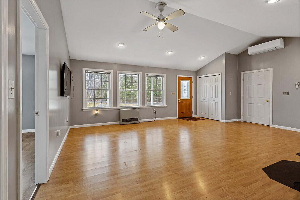 11 Trask Road Benton, ME 04901 - Photo 6 of 40 Livingroom