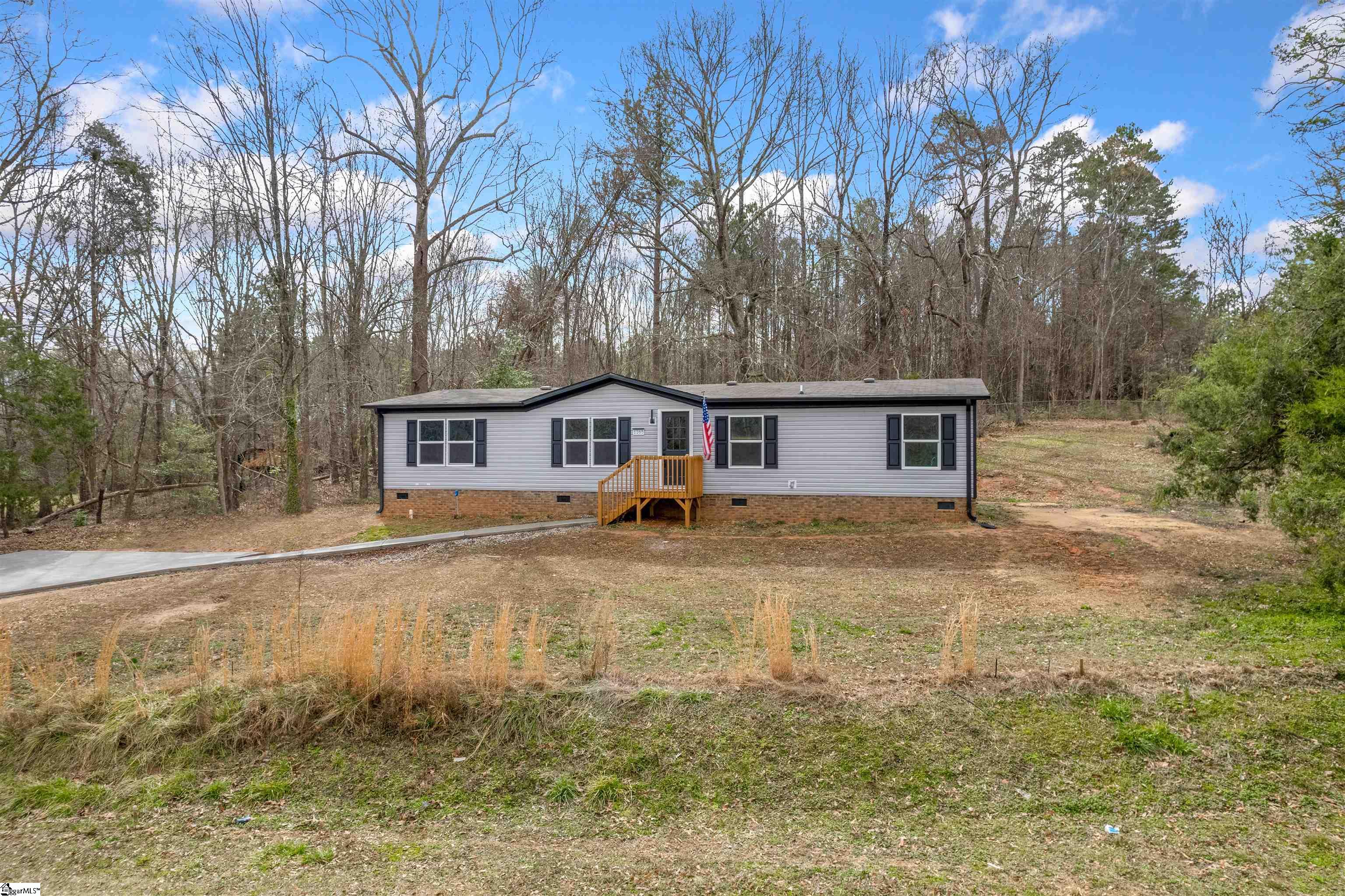 1265 Old Switzer Road Woodruff, SC 29388 - Photo 5 of 31 Gallery Image 5