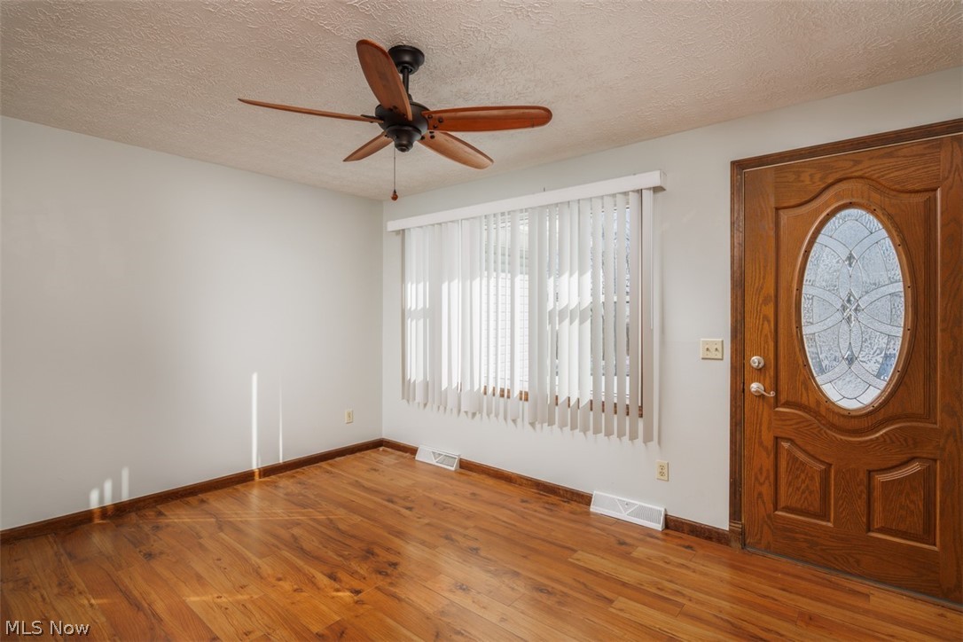 3770 South Arlington Road Uniontown, OH 44685 - Photo 2 of 19