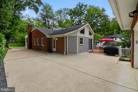 $1,450,000 | 6209 Redwing Court, Bethesda, MD 20817