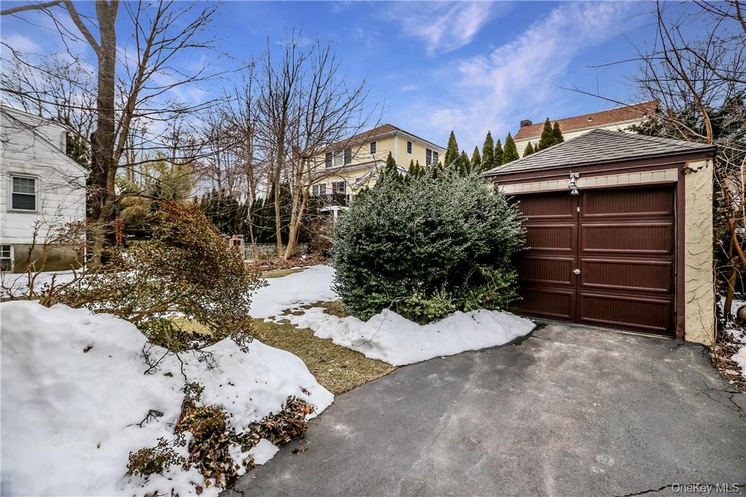 145 Johnson Road Scarsdale, NY 10583 - Photo 17 of 21 Detached garage