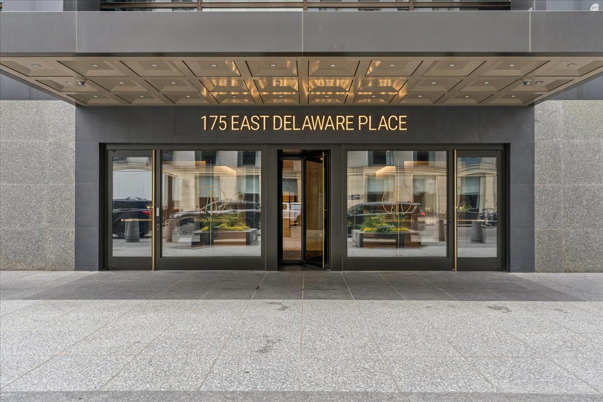 175 East Delaware Place, Unit 8304 Chicago, IL 60611 - Photo 22 of 26