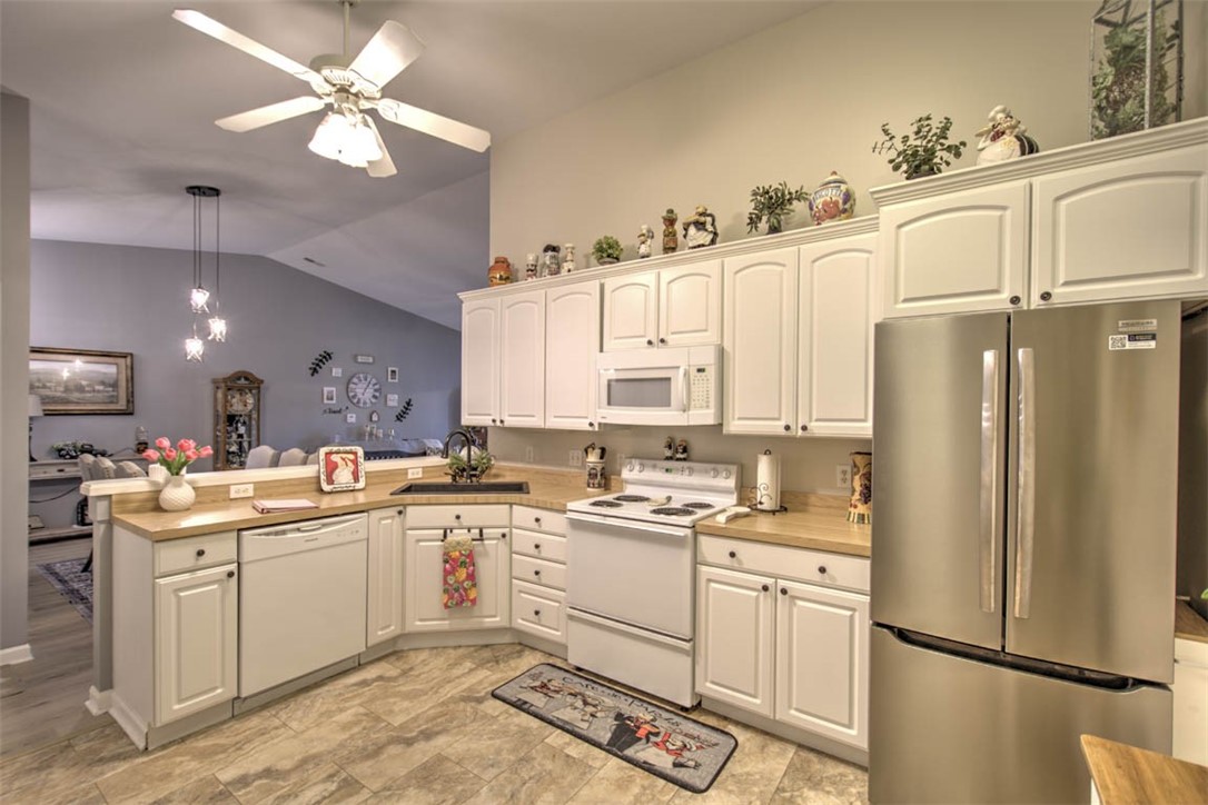 4785 Arbor Court Decatur, IL 62526 - Photo 10 of 23