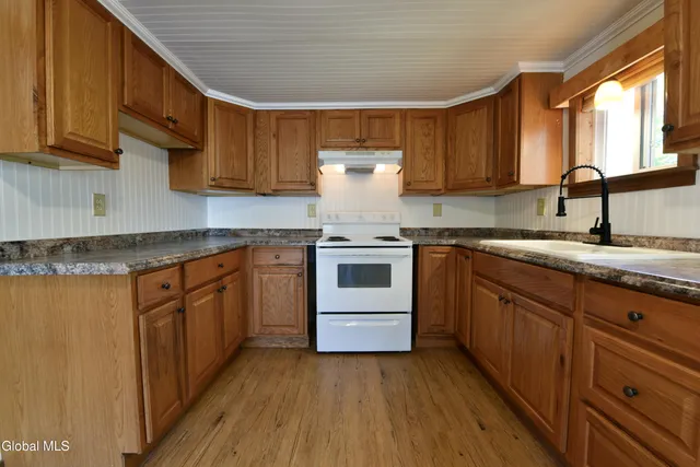 $155,000 | 8 Park Avenue, Greenfield, NY 12850