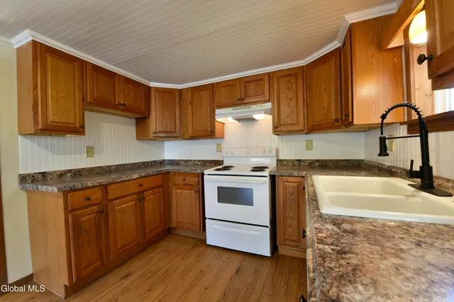 $155,000 | 8 Park Avenue, Greenfield, NY 12850