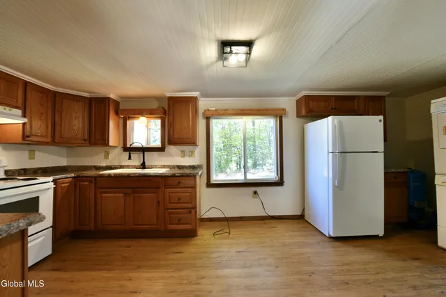 $155,000 | 8 Park Avenue, Greenfield, NY 12850