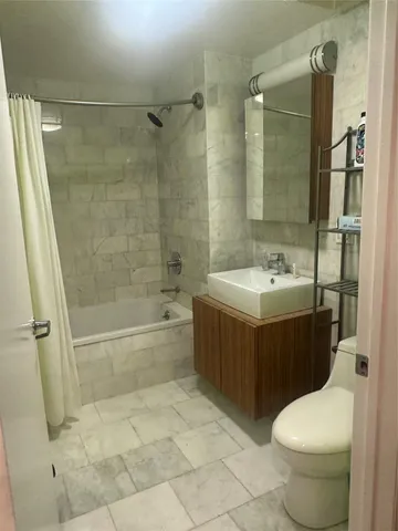 $3,900 | 112-02 Northern Boulevard | North Corona