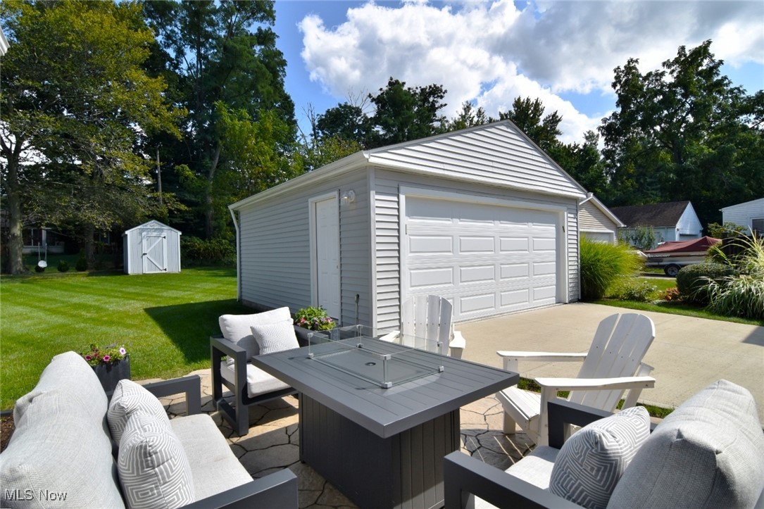 1187 Gordon Road Lyndhurst, OH 44124 - Photo 34 of 38