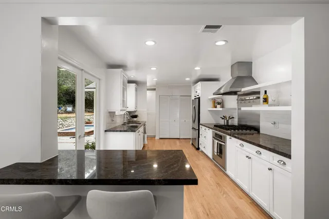 $1,699,000 | 3232 Vickers Drive, Glendale, CA 91208