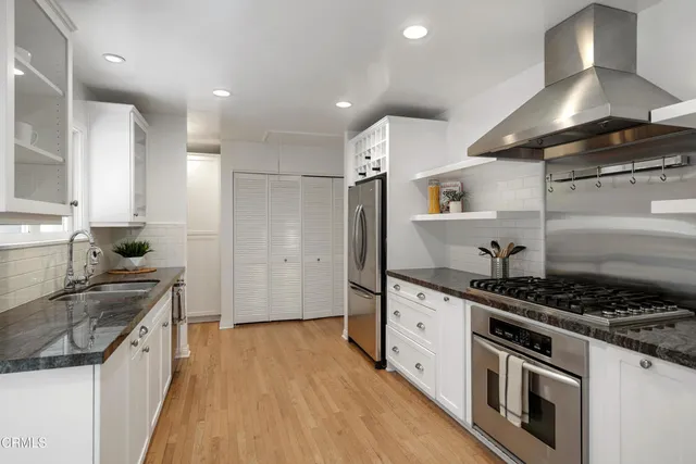 $1,699,000 | 3232 Vickers Drive, Glendale, CA 91208