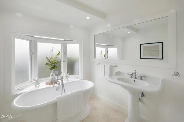 $1,699,000 | 3232 Vickers Drive, Glendale, CA 91208