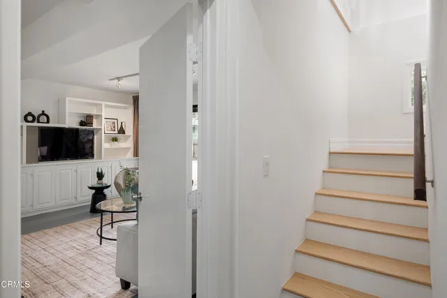 $1,699,000 | 3232 Vickers Drive, Glendale, CA 91208