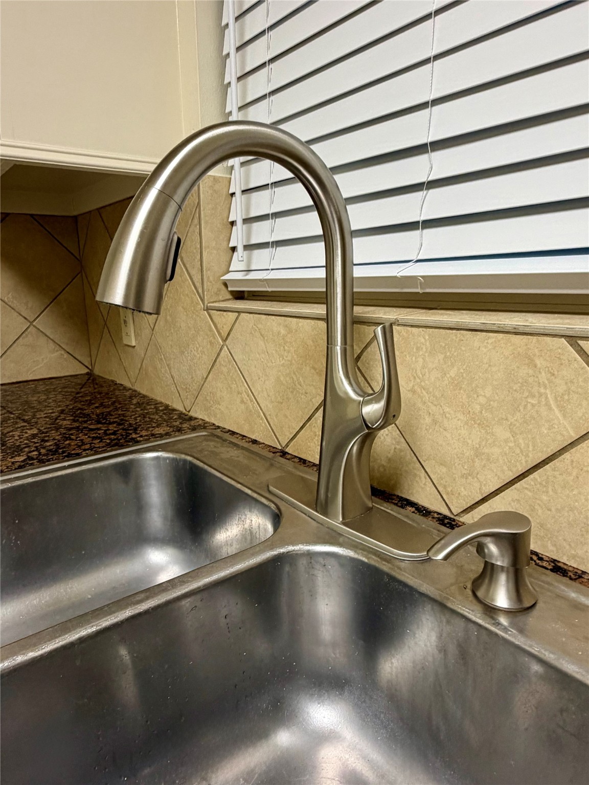 2812 Wichita Street, Unit 6 Houston, TX 77004 - Photo 7 of 15 a close view of sink