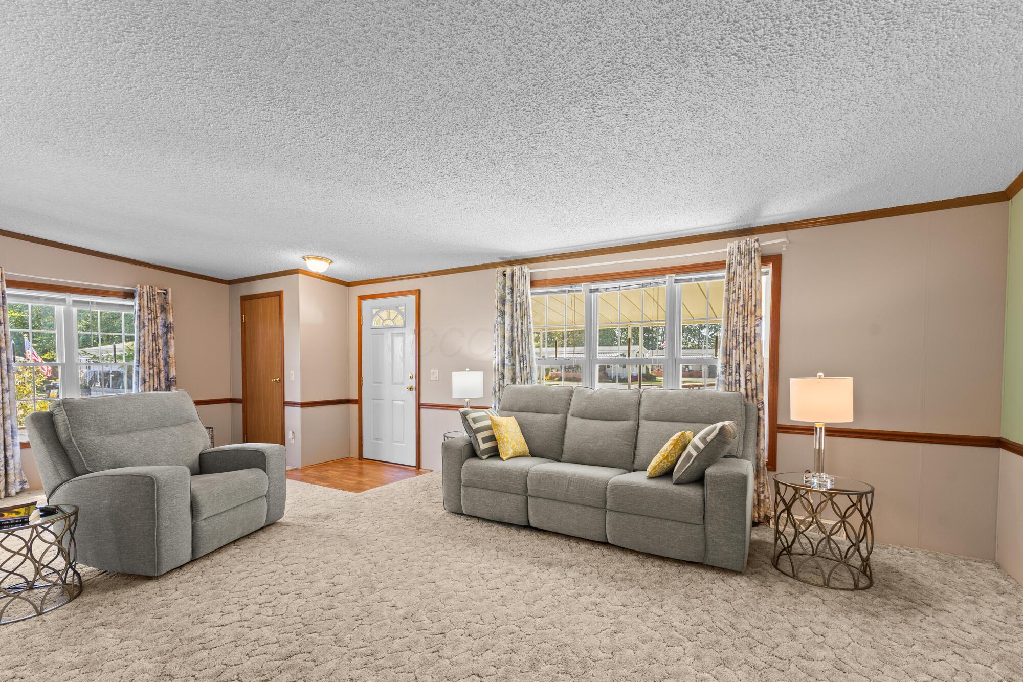 3200 Smeltzer Road Marion, OH 43302 - Photo 10 of 41 Living Room