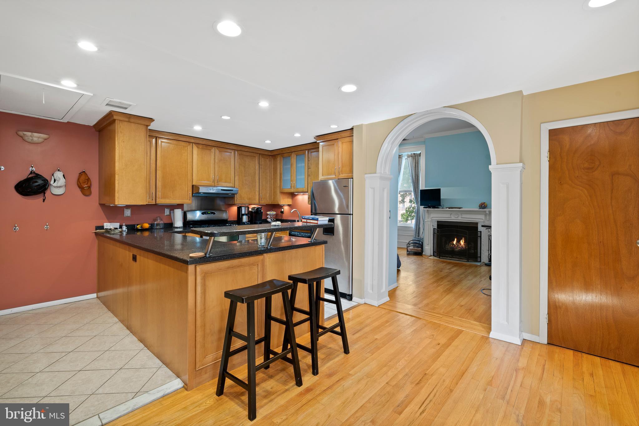 1928 Spring Garden Street, Unit 4 Philadelphia, PA 19130 - Photo 6 of 30 Foyer entrance into you beautiful eat in kitchen!!