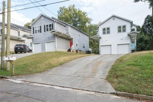 $1,950 | 2027 Lois Place Northwest, Unit B, Atlanta, GA 30318