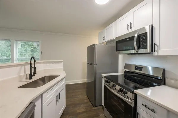 $1,950 | 2027 Lois Place Northwest, Unit B, Atlanta, GA 30318