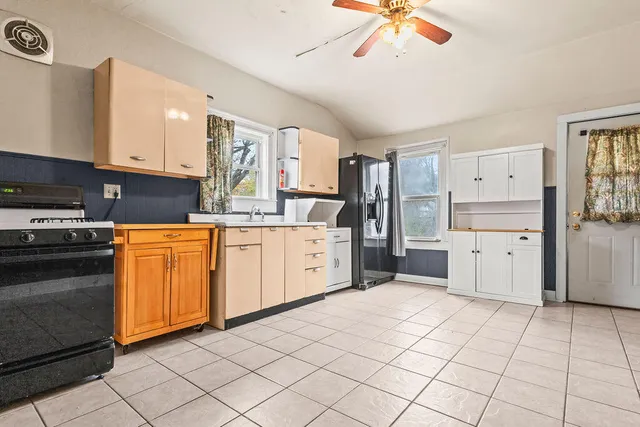 $139,900 | 1212 8th Street, Beloit, WI 53511