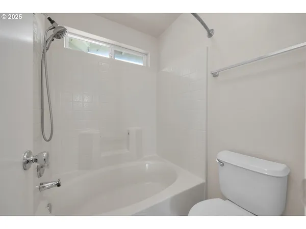 $399,900 | 5298 Wales Drive, Eugene, OR 97402