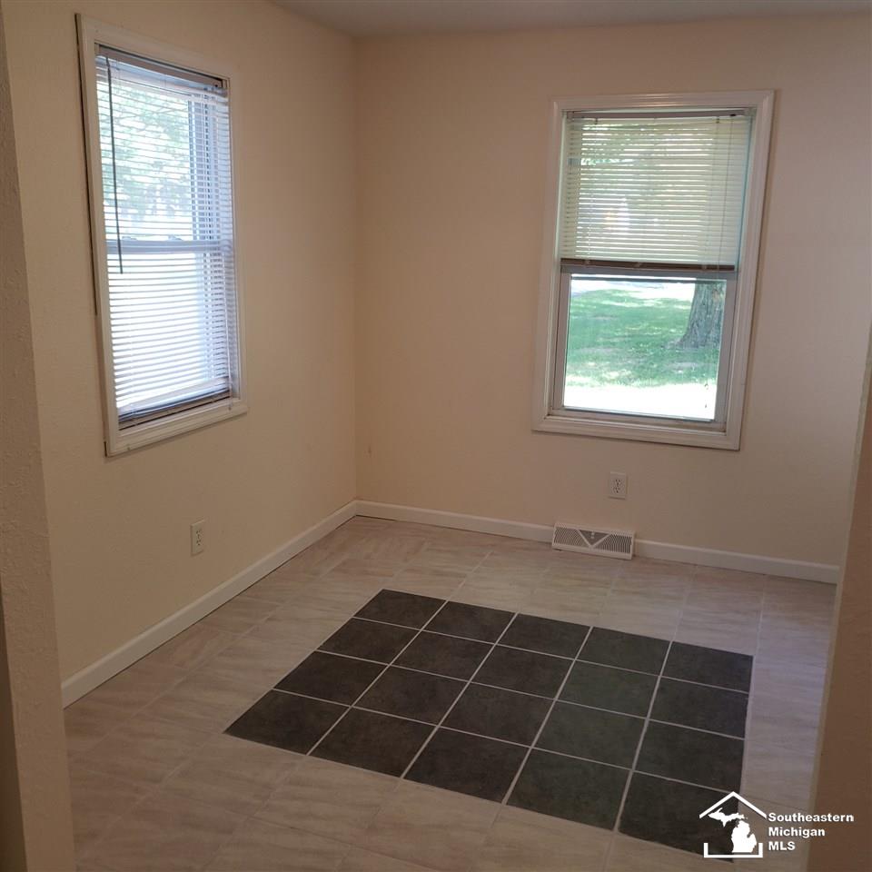 6497 Secor Road Lambertville, MI 48144 - Photo 12 of 22 Gallery Image 12