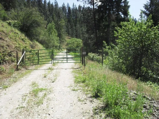 $1,110,000 | 3850 North N Highway, Northport, WA 99157