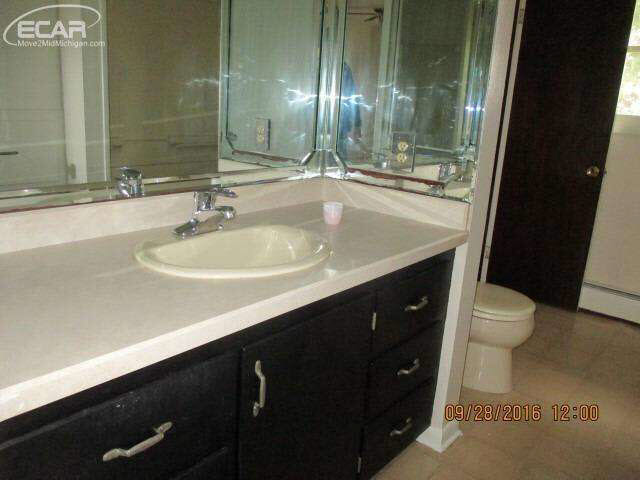 8462 North Seymour Road Flushing, MI 48433 - Photo 11 of 22 21221836-10.JPG