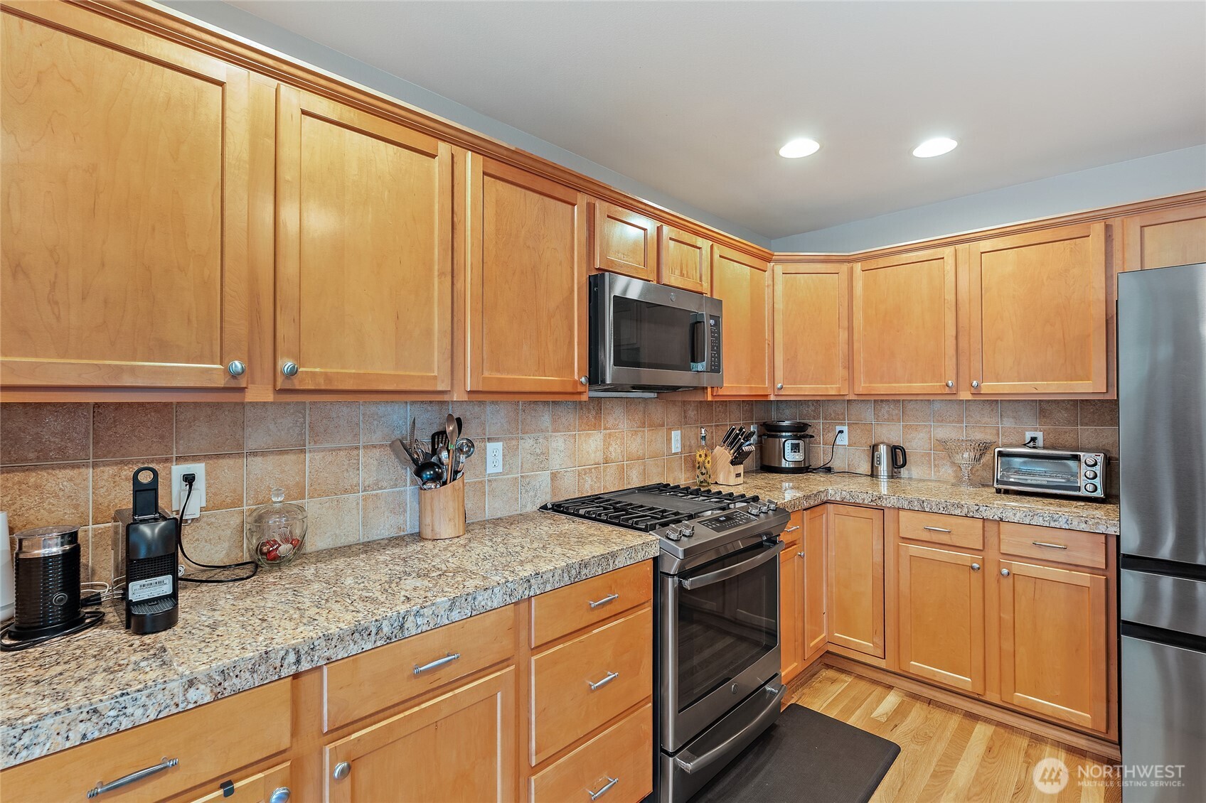 308 170th Place Southeast Bothell, WA 98012 - Photo 8 of 28