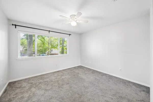 $450,000 | 11 Cedar Chase Place, The Woodlands, TX 77381